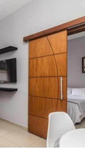 Apartamento a 140 metros da Praia de Santos